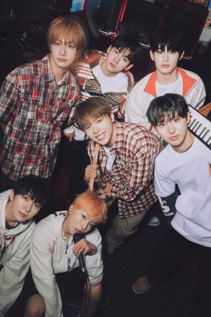 KickFlip JYP Entertainment boy group members Kyehoon Amaru Keiju Donghyeon SBS LOUD survival show debut stage