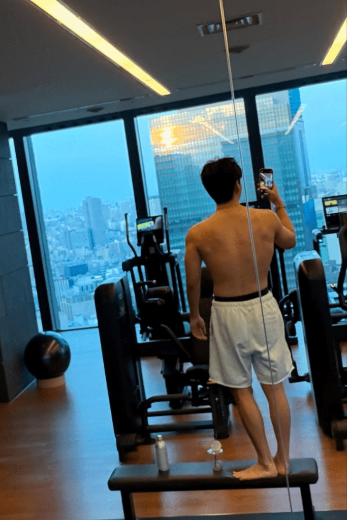 BTS V Kim Taehyung gym selfie at Aman Hotel Tokyo July 2025 rumor evidence