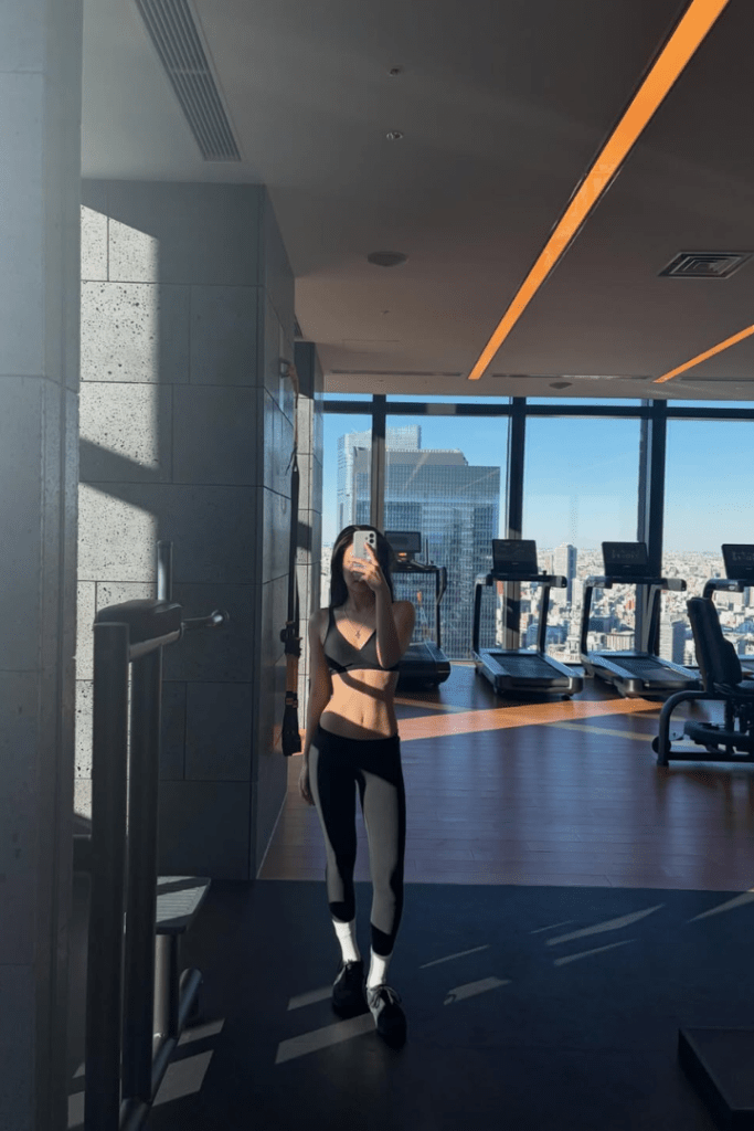 BLACKPINK Jennie gym photo 2026 matching BTS V Tokyo gym location rumors
