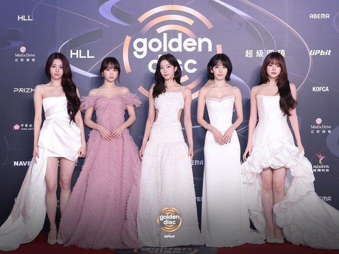 LE SSERAFIM Golden Disc Awards 2026 red carpet elegant princess gowns K-pop idols