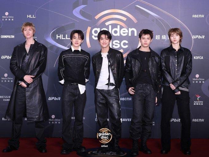 CORTIS Golden Disc Awards 2026 red carpet street style debut band fashion