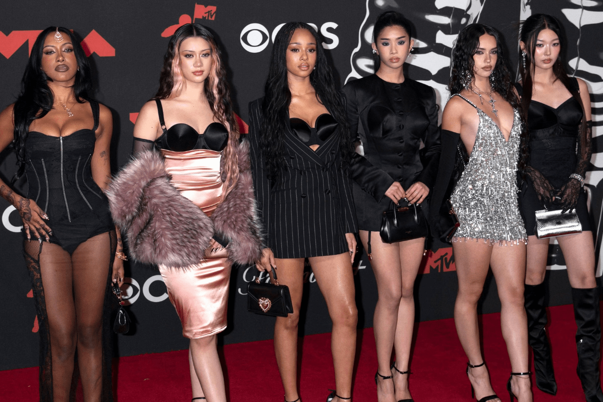 Read more about the article KATSEYE Era: UK Chart Hits & Historic Grammy Debut