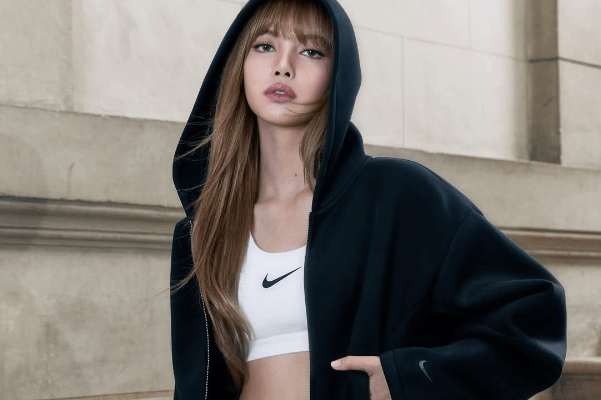 Read more about the article Lisa’s Leading Lady Era! BLACKPINK Star in Netflix Rom-Com