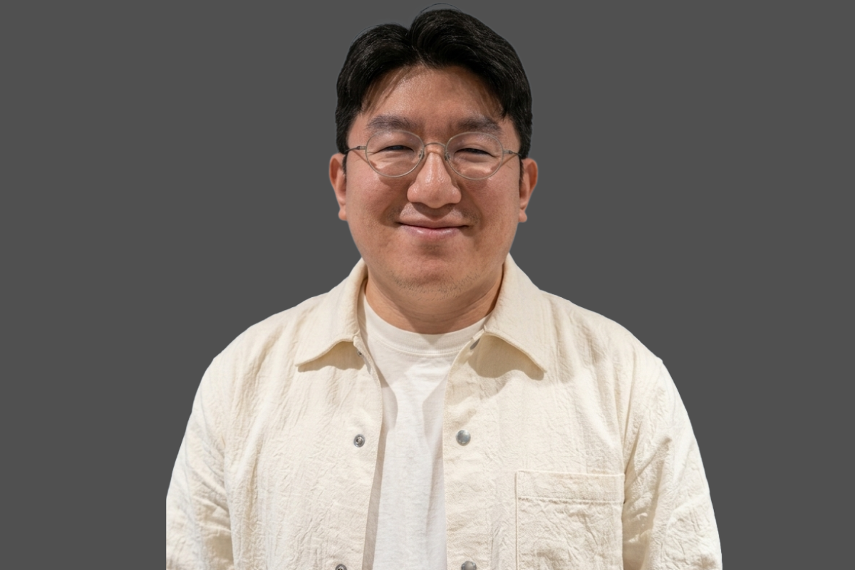 Read more about the article Hiding Phones & Massive Donations: Is Bang Si-hyuk Damaging HYBE Case?