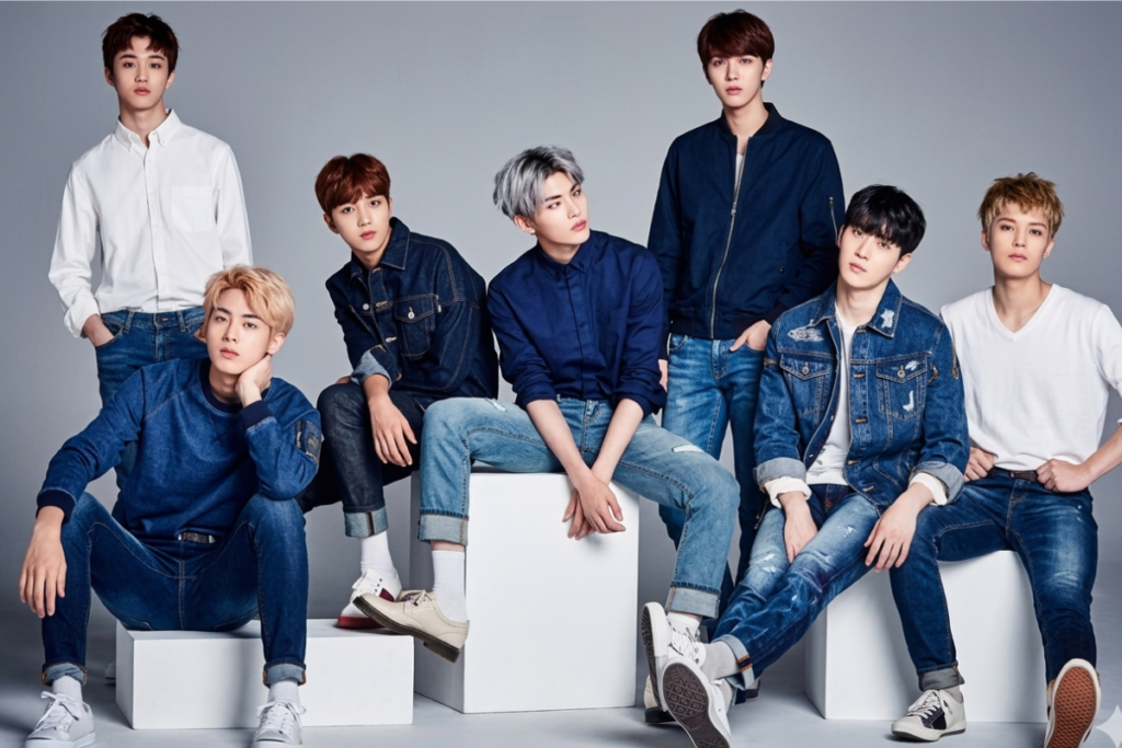 Mark with NCT members