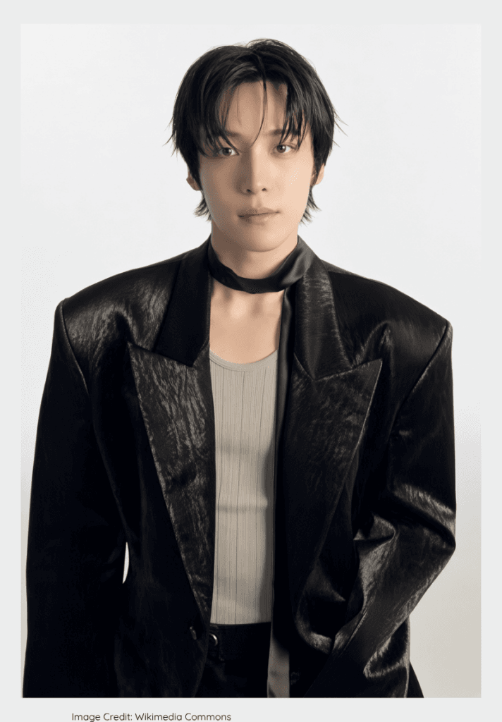 ATEEZ Yunho intense stage look, handsome K-pop idol visual