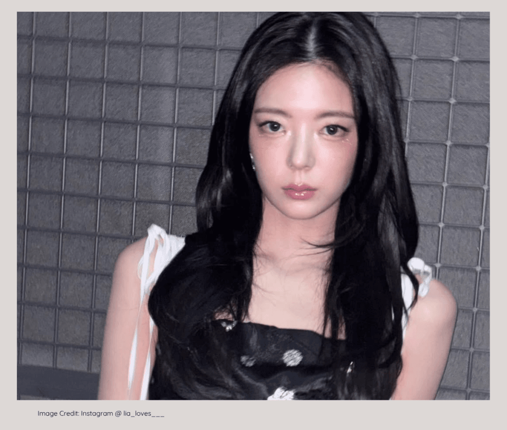 ITZY Lia posing chicly, educated at a wealthy, elite international school