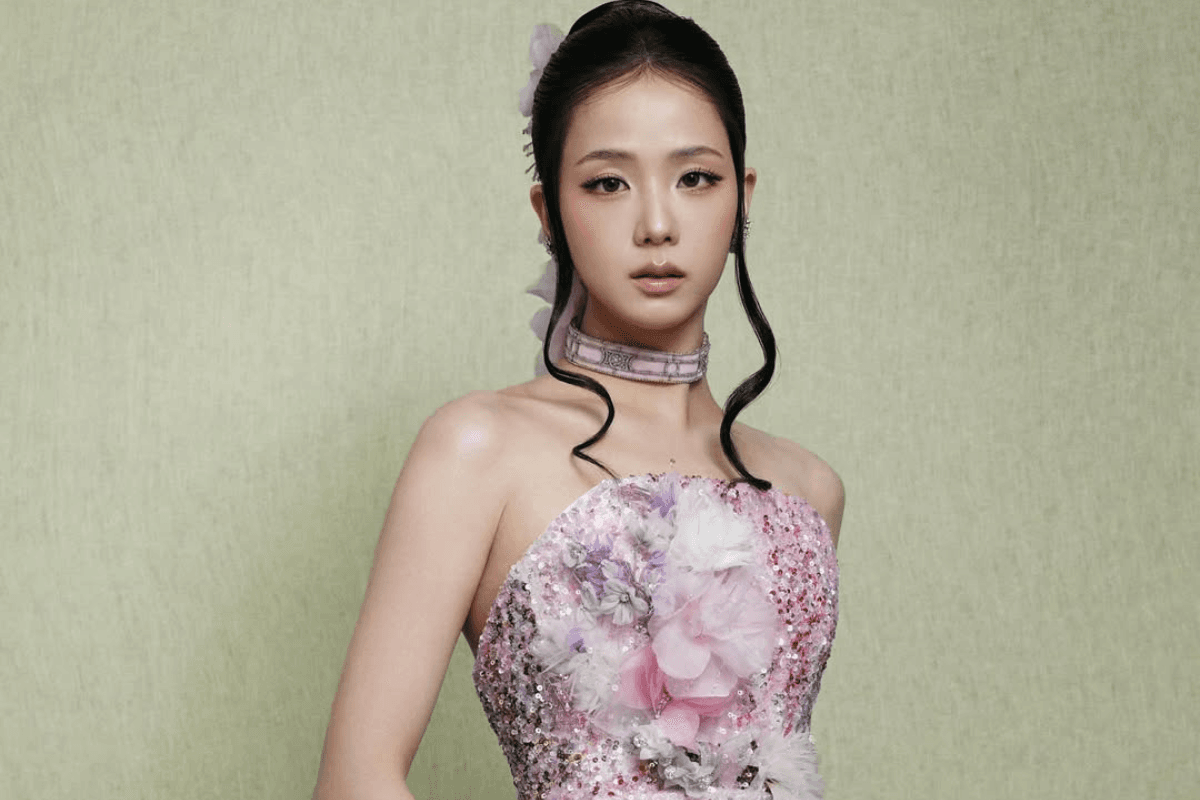 Read more about the article BLACKPINK’s “Jisoo Stole My Things,” Belgian Designer Exposes jisoo
