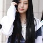 ILLIT Wonhee visual center displaying K pop biggest it factor 2026.