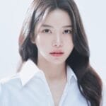 Solar MAMAMOO best female kpop leader 2026 charismatic powerhouse supportive