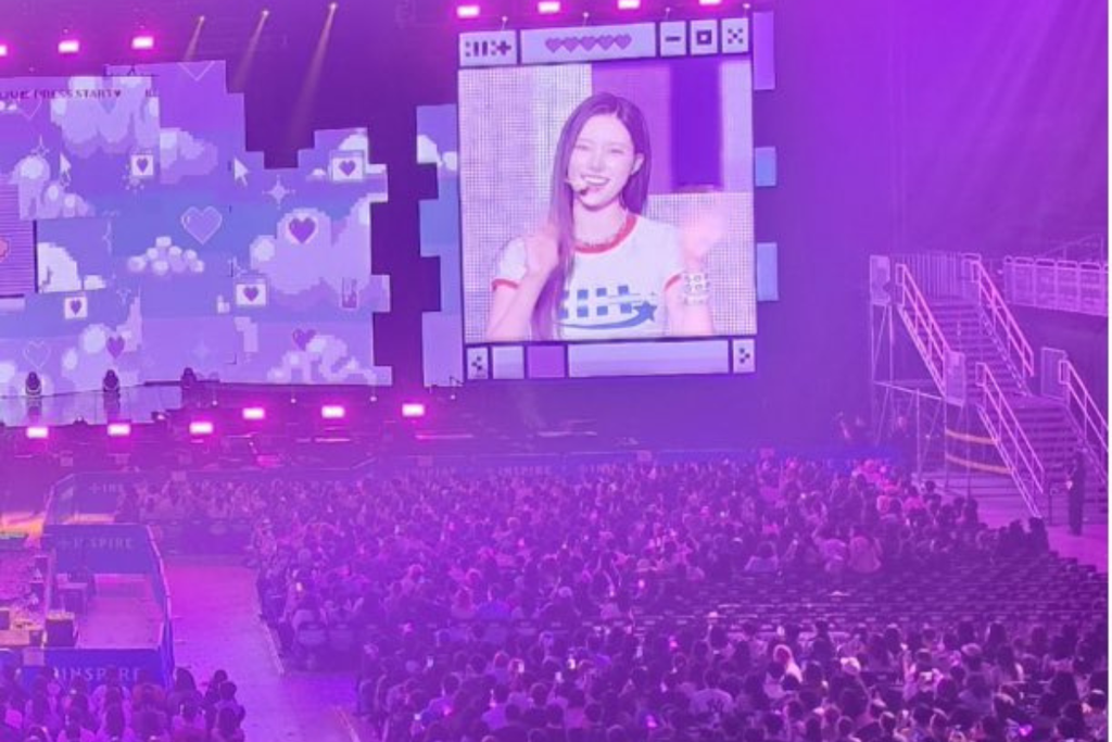 ILLIT PRESS START Encore empty seats at Inspire Arena